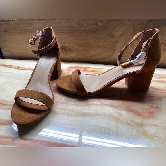 Bamboo Faux Suede Low Chunky Heel - Picture 3 of 10